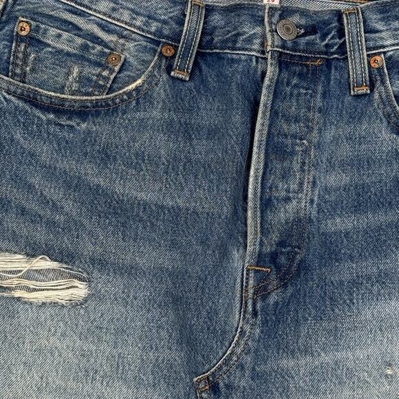 Levis Womens Size 29 Womens Denim Mini Skirt Distressed Raw Hem Blue Button Fly - Picture 4 of 6